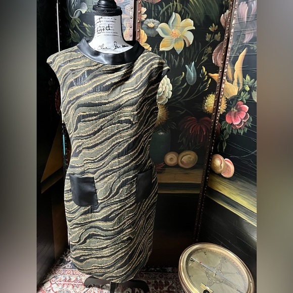 Hilton Hollis Exotic Dress (D3) - Picture 3 of 11